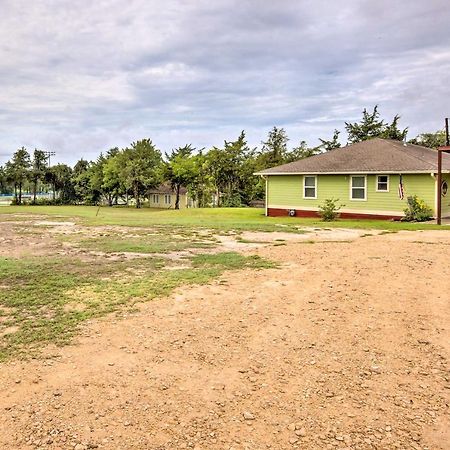 The Gathering Place Brenham Home On 6 Acres Esterno foto