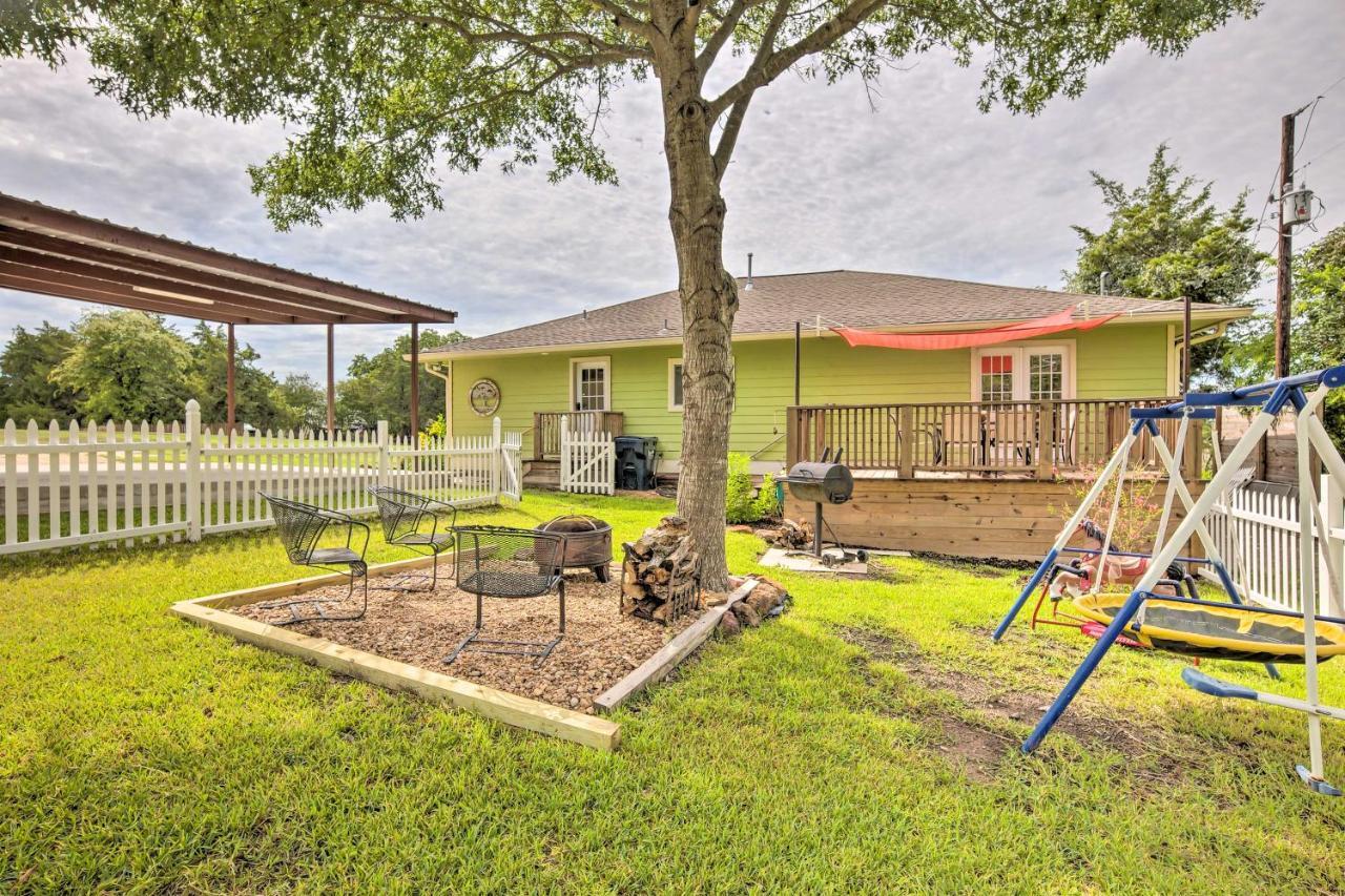 The Gathering Place Brenham Home On 6 Acres Esterno foto