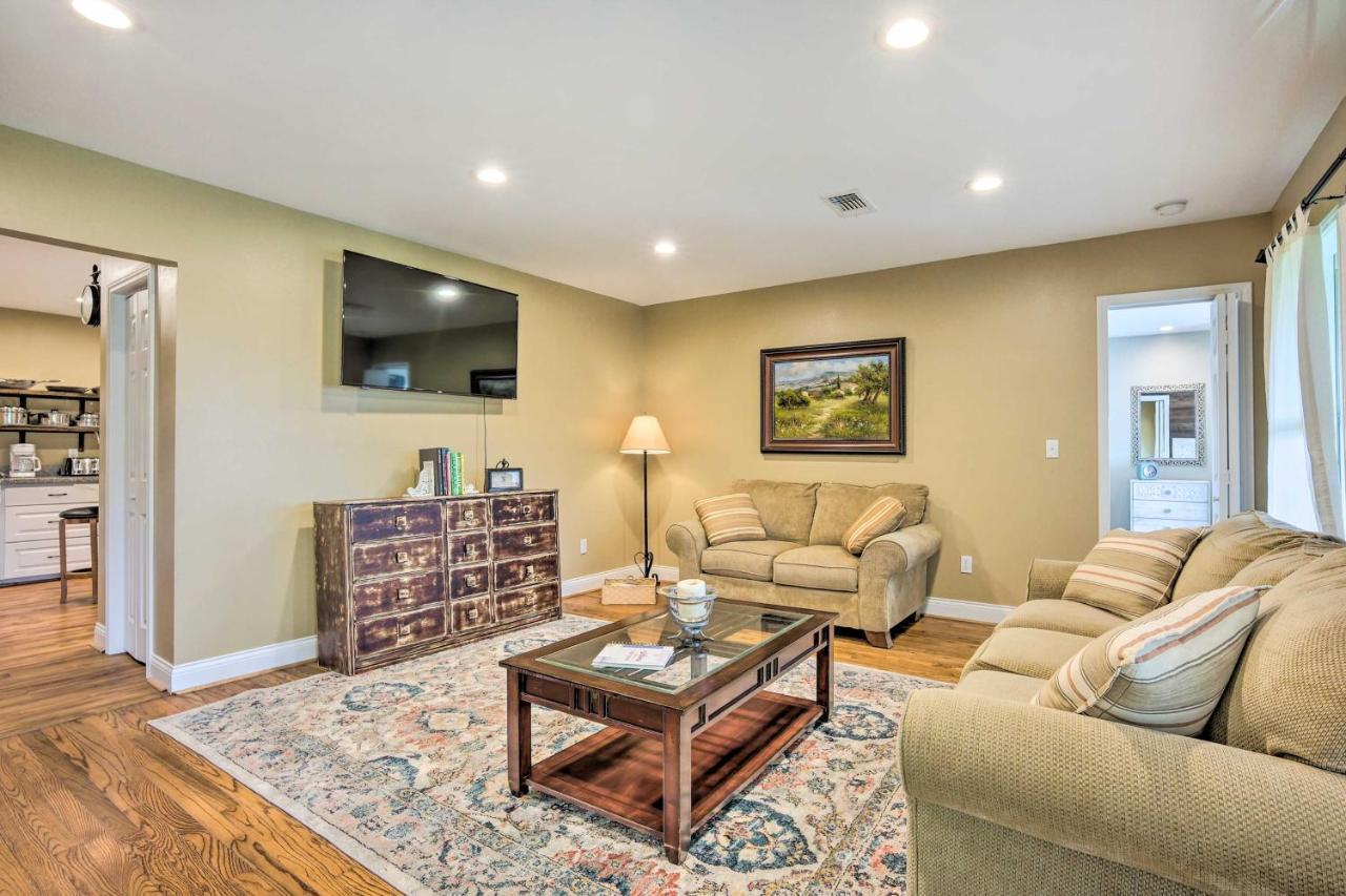 The Gathering Place Brenham Home On 6 Acres Esterno foto
