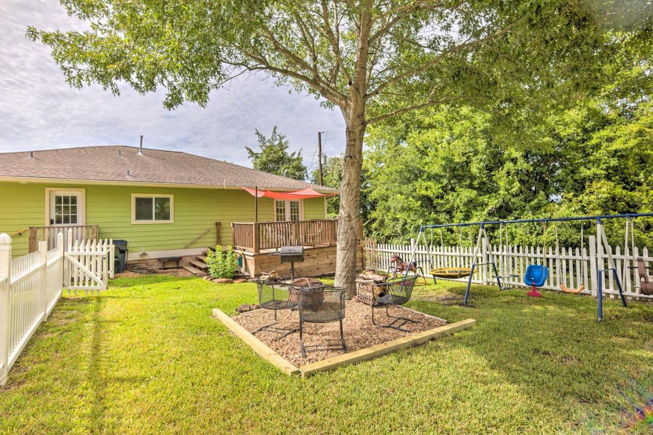 The Gathering Place Brenham Home On 6 Acres Esterno foto
